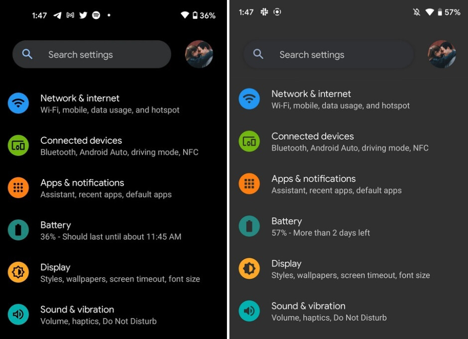 A la izquierda, Android 11 Dark Theme usando True Black;  a la derecha, el tema oscuro de Android 12 con un gris más claro - Android 12 DP2 muestra un tema oscuro más claro y un escáner de huellas dactilares en pantalla para Pixel 6