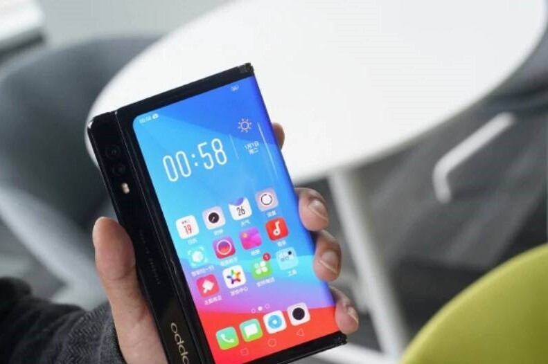Prototipo de teléfono plegable de Oppo de 2019: se informa que dos rivales de Samsung Galaxy Z Fold 2 están cerca de su lanzamiento