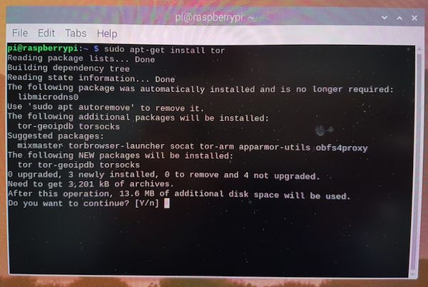 Puede instalar el software Tor en su Raspberry Pi, usando un solo comando.