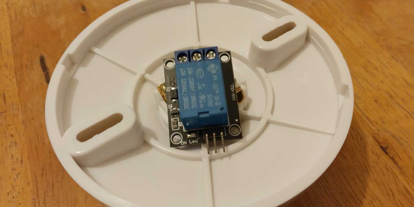 Featured Image Relay On Light Bulb Socket